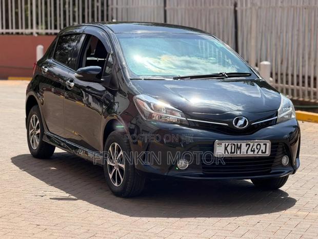Toyota Vitz 2016 Black