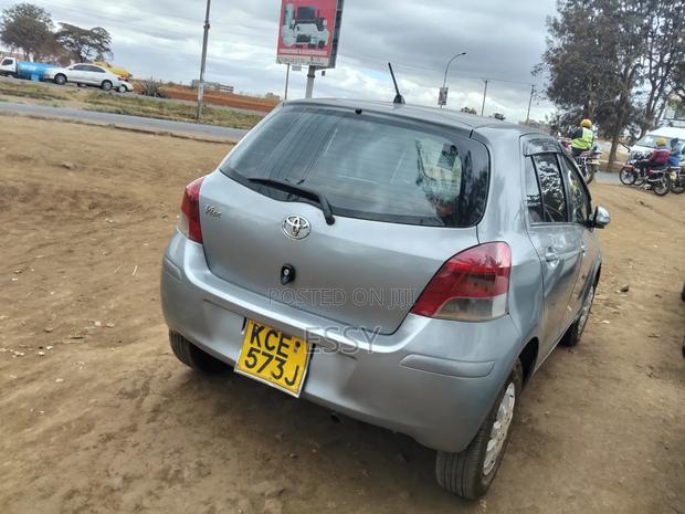 Toyota Vitz 2008 Silver