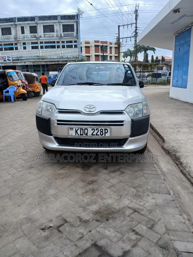 Toyota Probox 2017 Silver