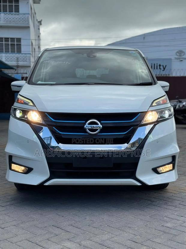 Nissan Serena 2019 White