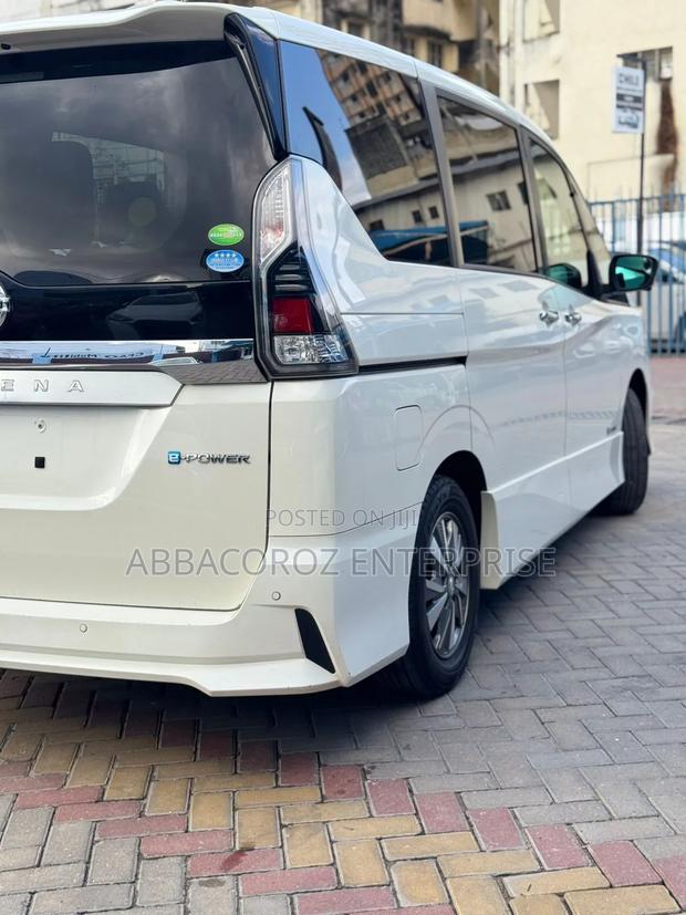 Nissan Serena 2019 White