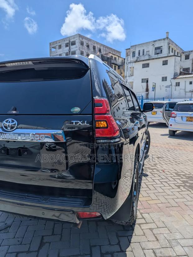 Toyota Land Cruiser Prado 2019 Black