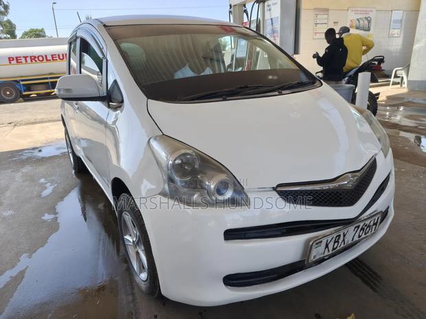 Toyota Ractis 1.5 FWD 2006 White