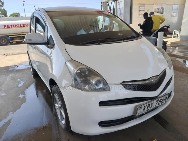 Toyota Ractis 1.5 FWD 2006 White