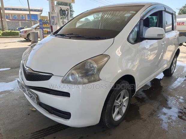 Toyota Ractis 1.5 FWD 2006 White