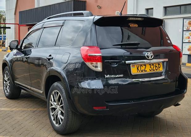 Toyota Vanguard 2013 Black