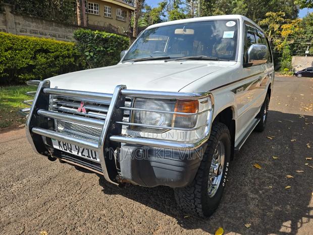 Mitsubishi Pajero 3.0 2011 White
