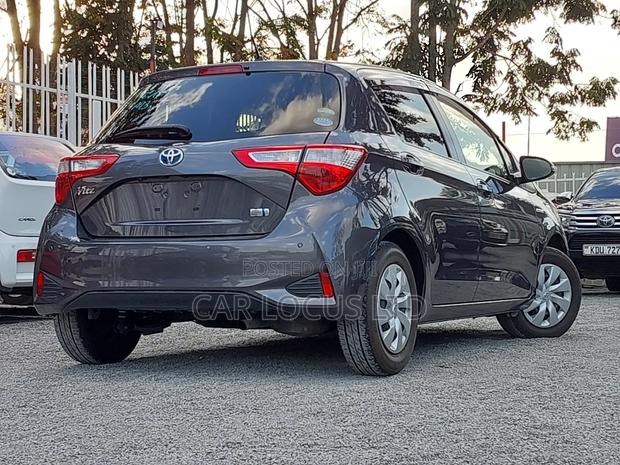 Toyota Vitz 1.5 FWD Hybrid 5dr 2019 Gray