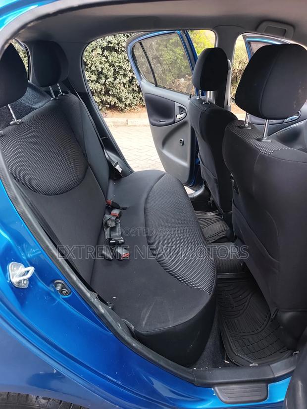 Toyota Vitz 2004 Blue