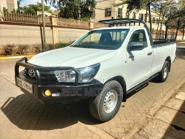 Toyota Hilux 2017 White