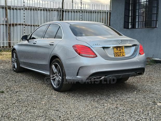 Mercedes-Benz C250 2015 Blue