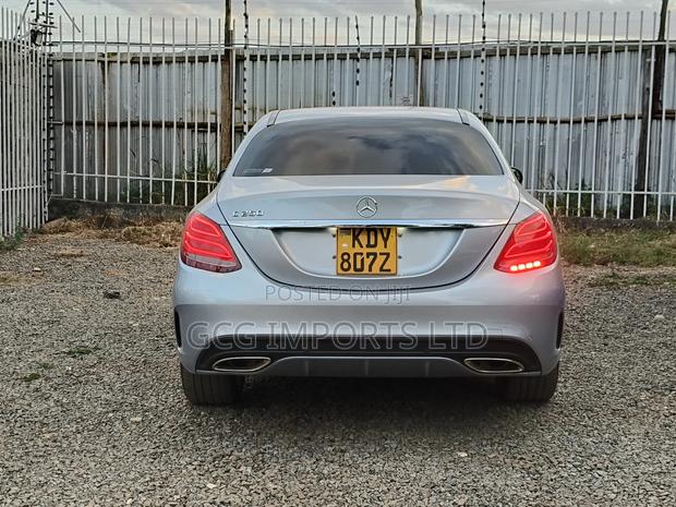 Mercedes-Benz C250 2015 Blue