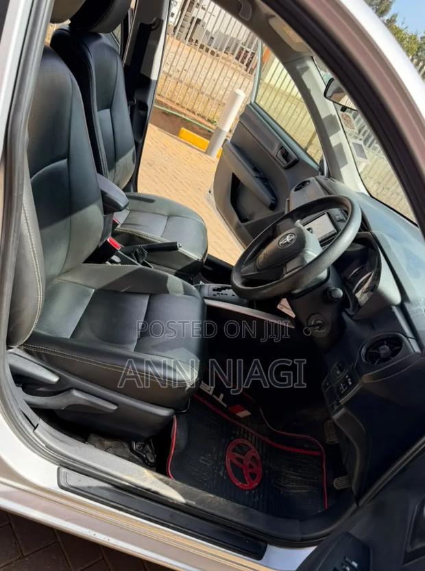 Toyota Corolla Fielder 2017 Silver