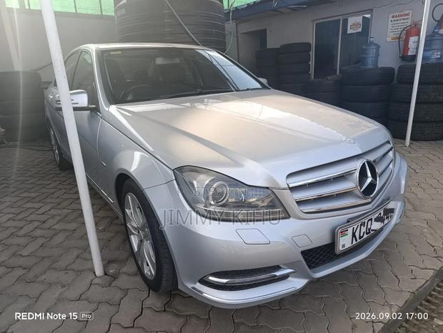 Mercedes-Benz C200 2012 Silver