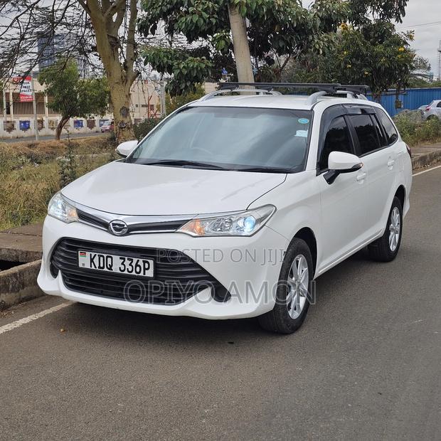 Toyota Corolla Fielder 2017 White
