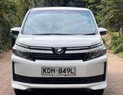 Toyota Voxy 2016 White for sale