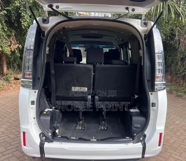 Toyota Voxy 2016 White