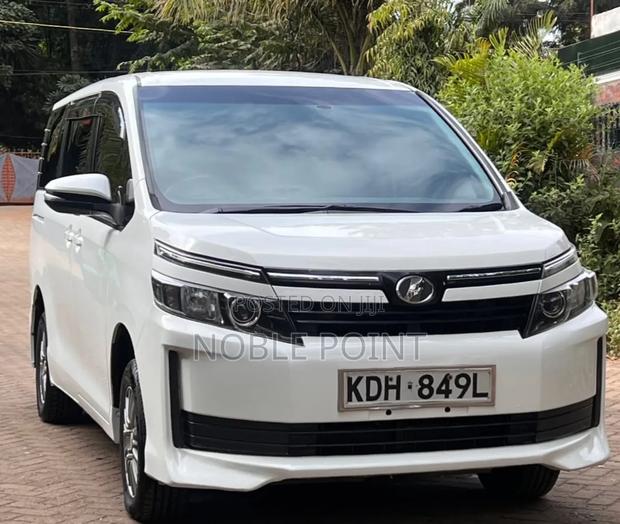 Toyota Voxy 2016 White