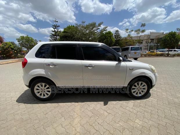Mazda Verisa 2013 White