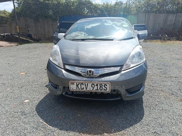Honda Fit Shuttle 1.3 Hybrid 2WD 2012 Silver
