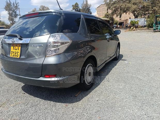 Honda Fit Shuttle 1.3 Hybrid 2WD 2012 Silver