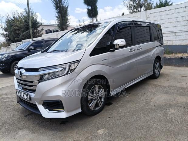 Honda Stepwgn 2017 Silver