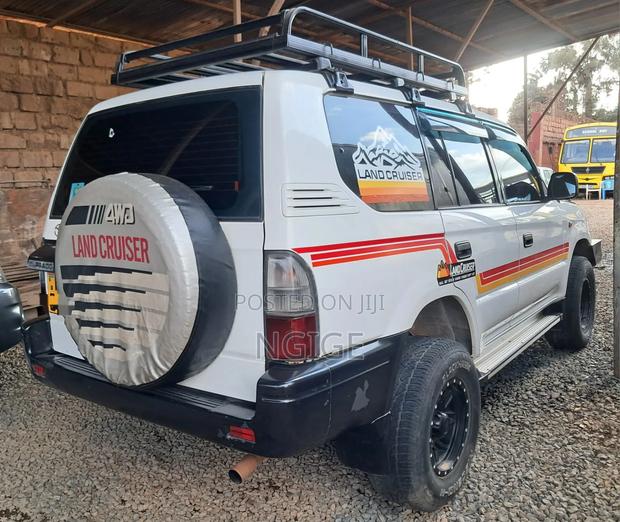 Toyota Land Cruiser 2003 White