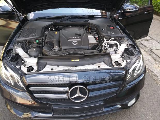 Mercedes-Benz 300E 2019 Black
