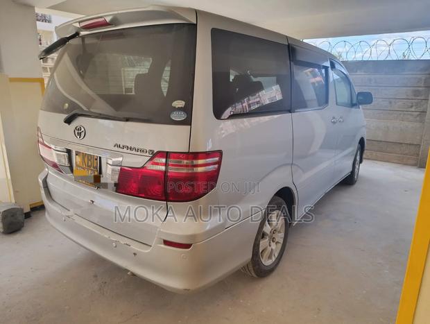 Toyota Alphard 2.4 Petrol FWD 2006 Silver