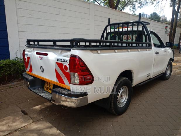 Toyota Hilux 2017 White