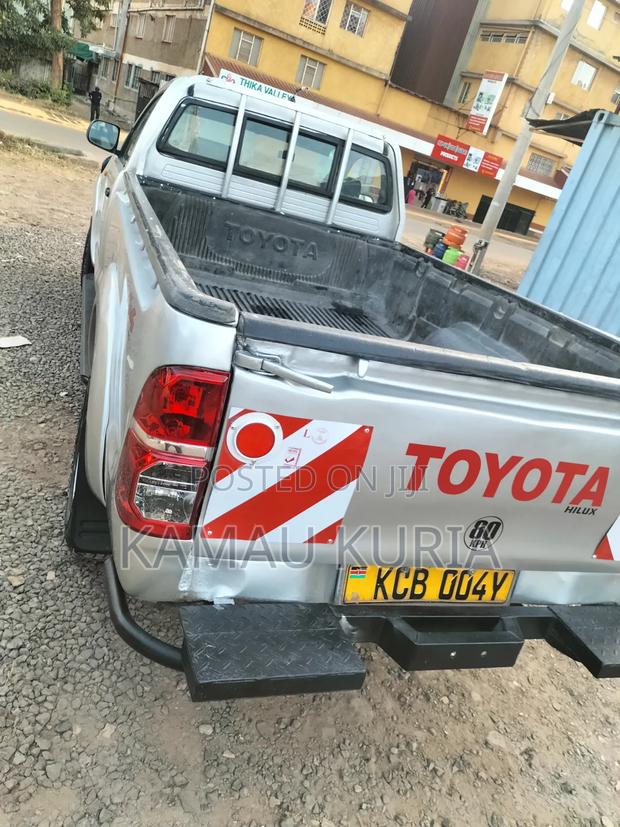 Toyota Hilux 2016 Silver