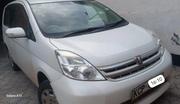 Toyota ISIS 1.8 Platana 2WD 2010 White for sale