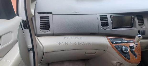 Toyota ISIS 1.8 Platana 2WD 2010 White
