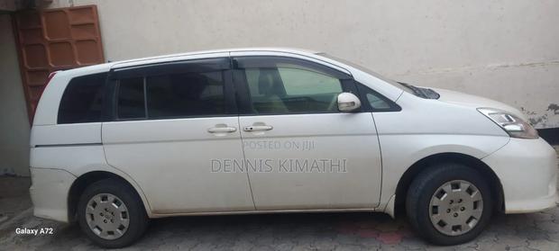 Toyota ISIS 1.8 Platana 2WD 2010 White