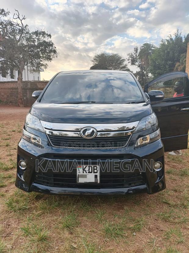 Toyota Vellfire Z Golden Eyes II 2.4 FWD 7-Seater 2014 Black