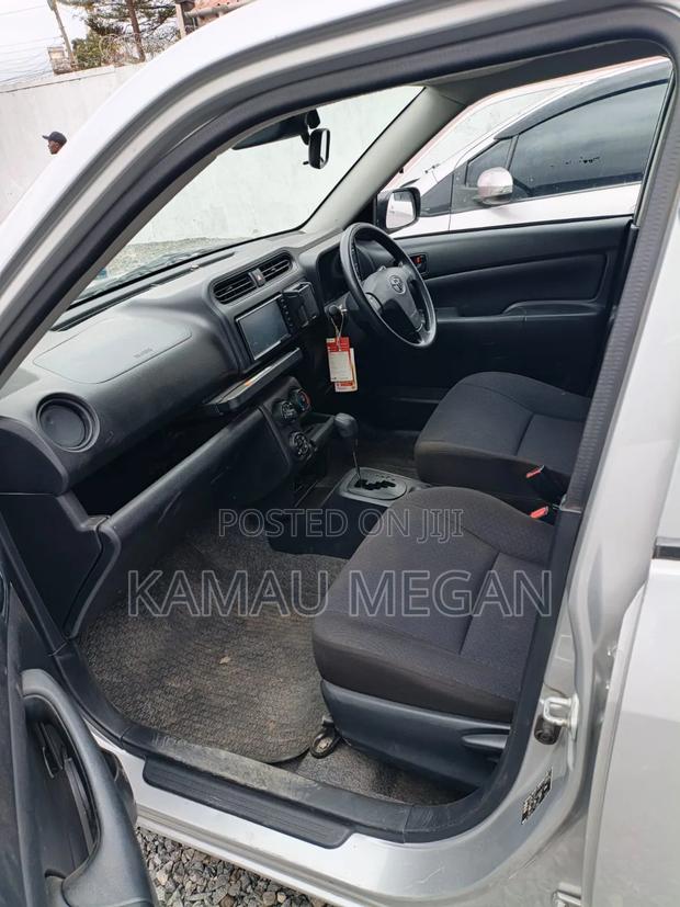 Toyota Probox 1.5 GL 2WD 2017