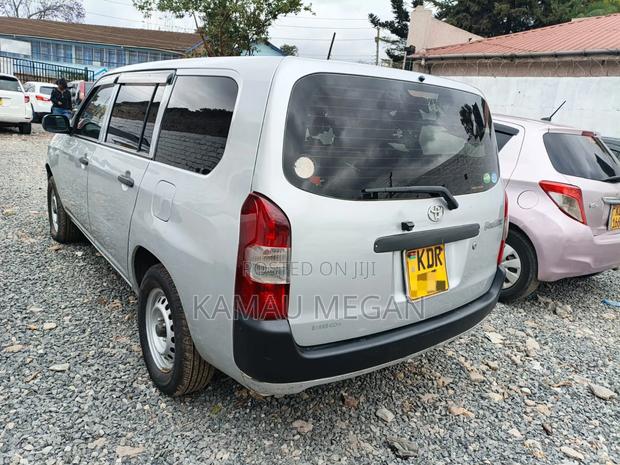 Toyota Probox 1.5 GL 2WD 2017