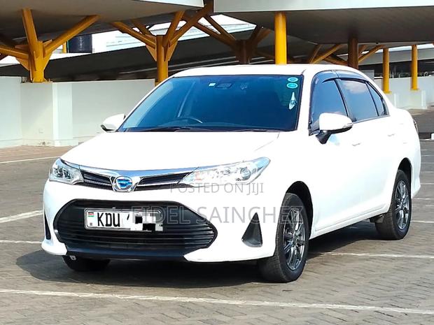 Toyota Axio 1.5 Hybrid 2WD 2018 White