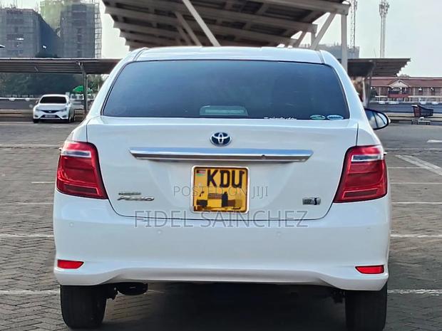 Toyota Axio 1.5 Hybrid 2WD 2018 White