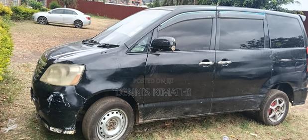 Toyota Noah 2.0 FWD (8 Seater) 2005 Black