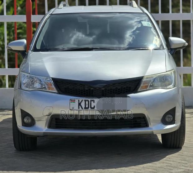 Toyota Corolla Fielder 2014 Silver