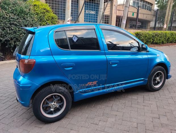 Toyota Vitz 2004 Blue