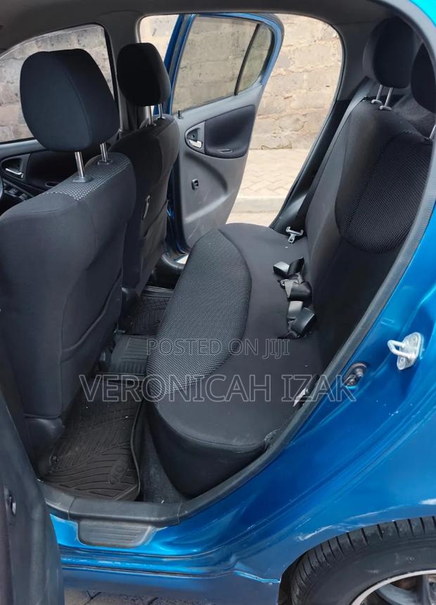 Toyota Vitz 2004 Blue