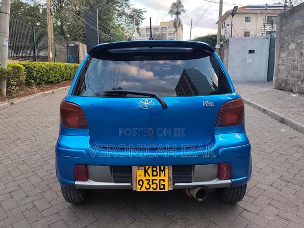 Toyota Vitz 2004 Blue