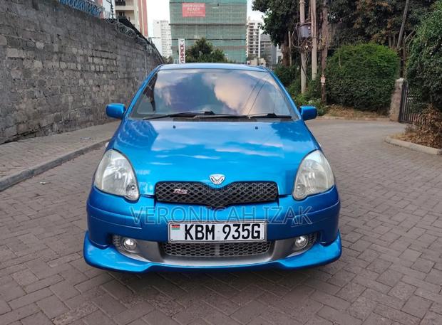 Toyota Vitz 2004 Blue