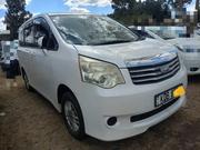 Toyota Noah 2.0 158hp FWD (8 Seater) 2013 Pearl for sale
