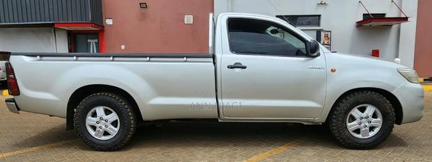 Toyota Hilux 2012 Silver