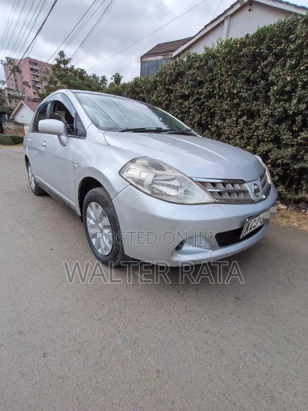 Nissan Tiida 2009 Silver