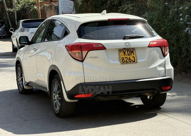 Honda Vezel 2016 White
