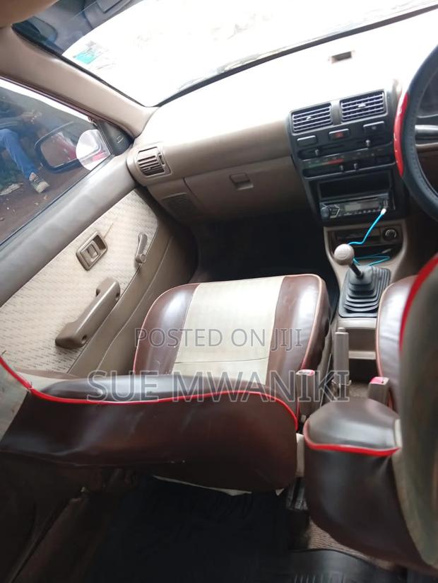 Toyota Starlet 2000 Red